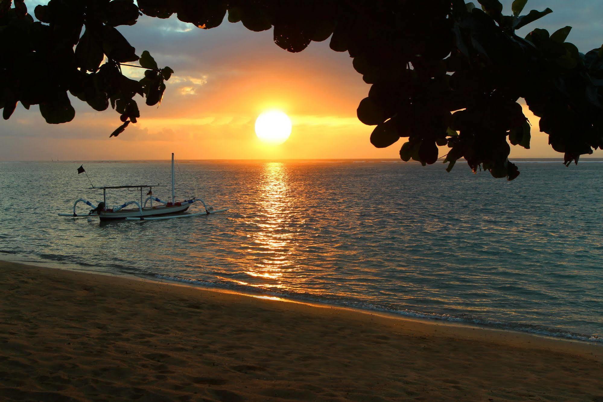 Nesa Sanur Bali Hotell Exteriör bild